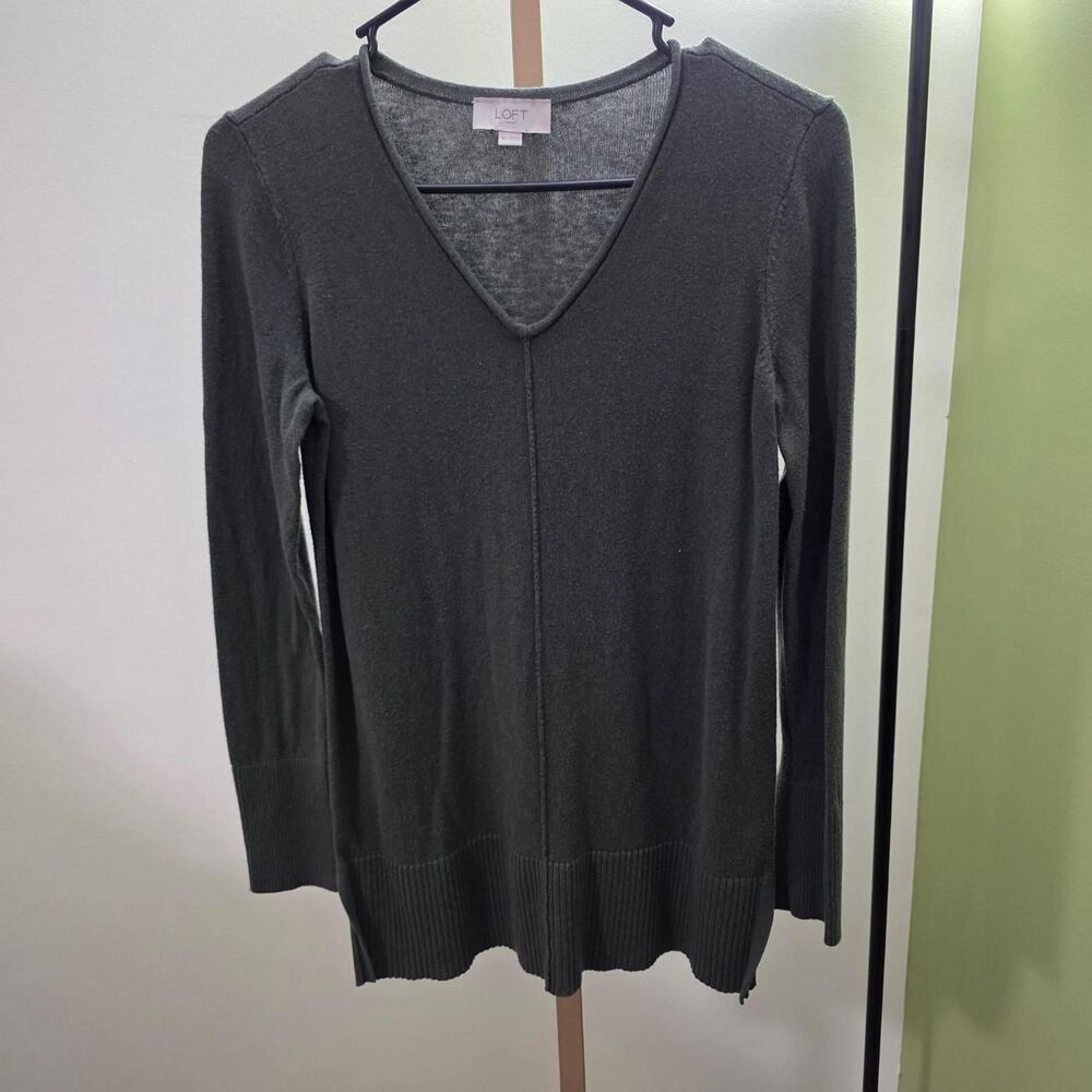 Loft Women's Grey and Green Jumper